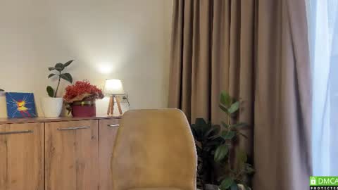Loanaaa online show from July 21, 3:19 am
