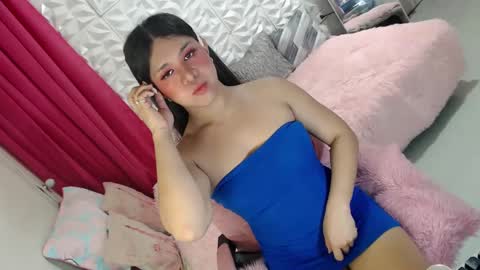 Snapshot of lobotara69 chatting on February 19, 3:39 am Thea online show from February 19, 3:39 am