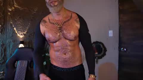 logan_cardenas1 online show from June 16, 11:31 pm
