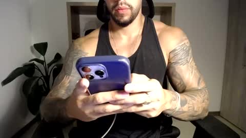 Logan Wolfp online show from May 16, 1:46 am
