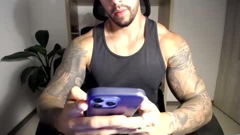 Logan Wolfp online show from May 9, 2:39 am