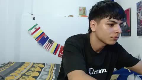 loganjhonson19 online show from July 3, 7:13 am