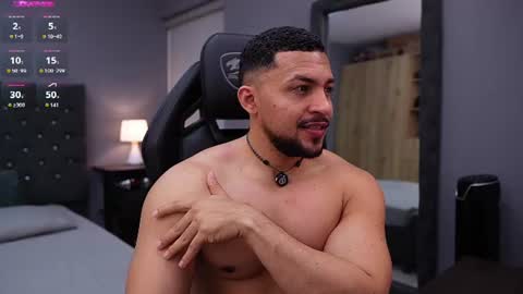 loganmartinx online show from June 14, 11:40 pm