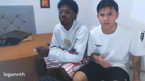 logannthh online show from December 30, 7:53 pm