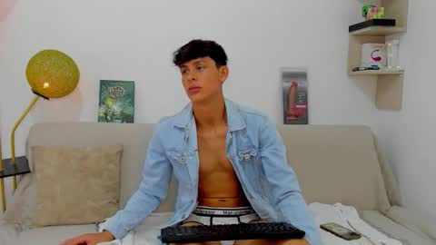 loganoficialx online show from October 26, 2:07 pm