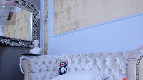 U can call me Logan online show from November 28, 3:14 am