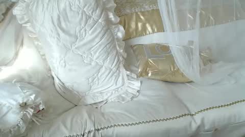 Lilu online show from October 6, 7:04 am