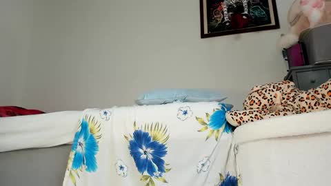 lola_belgium online show from September 9, 1:33 pm