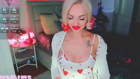 Lola online show from May 12, 12:36 pm