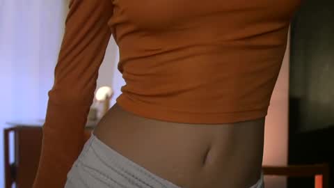 mara online show from April 27, 7:00 pm