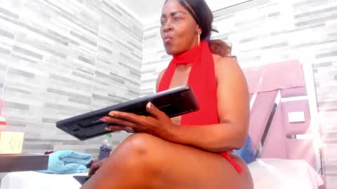 Snapshot of lola_hornei chatting on March 9, 12:09 pm Lola online show from March 9, 12:09 pm