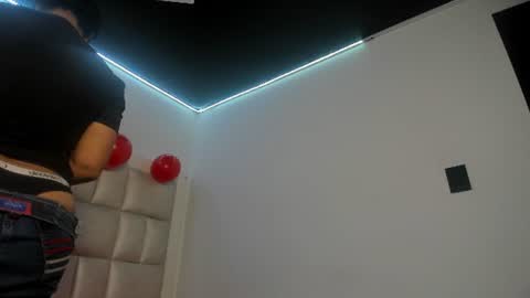 lola_js online show from June 12, 12:15 pm