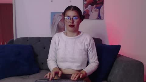 lolaandcamille online show from March 11, 10:31 pm