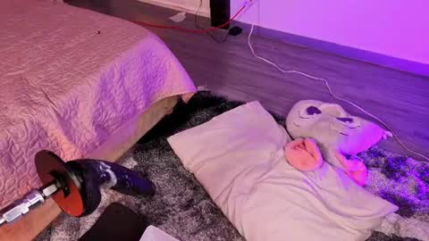 Lola Angel online show from June 11, 12:32 am