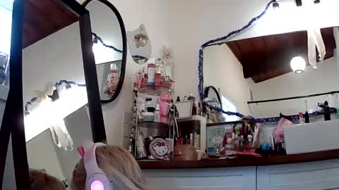 Lola Lixx online show from March 14, 11:42 pm