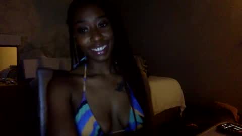Lola Daze online show from December 18, 2:21 am