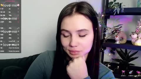 lolapalmer_ online show from February 15, 8:22 pm