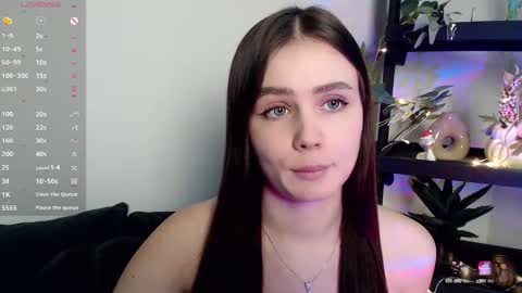 lolapalmer_ online show from January 24, 11:45 pm