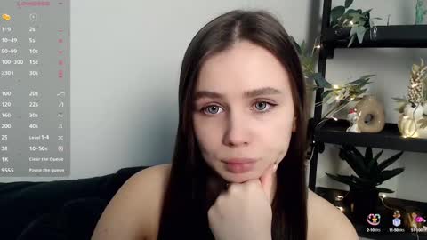 lolapalmer_ online show from February 3, 7:42 pm