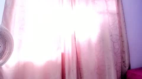 lolasweett_ online show from November 22, 1:42 pm