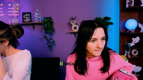 lole ti online show from April 6, 6:42 pm