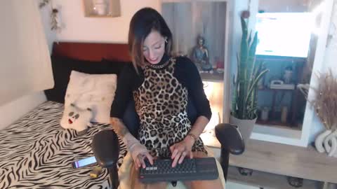 Dear tippers follow me on my new cb account lennarogers online show from March 11, 11:47 pm