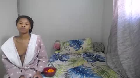 Snapshot of lolly_96 chatting on October 22, 8:28 am lolly_96 online show from October 22, 8:28 am