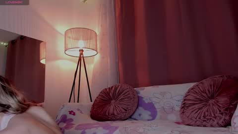 Lolly  online show from December 17, 7:37 am