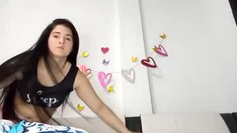 estehfania online show from July 6, 10:55 pm