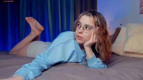 Lona online show from November 28, 7:21 pm