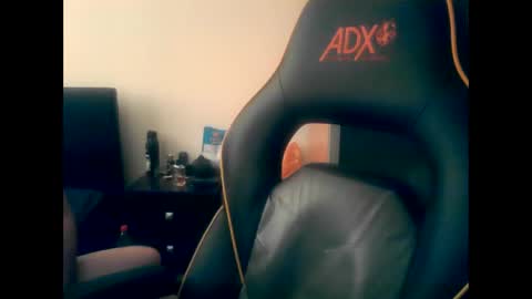 london_man1988 online show from March 10, 9:01 am