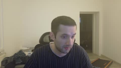 londonboy918070 online show from February 28, 11:25 am