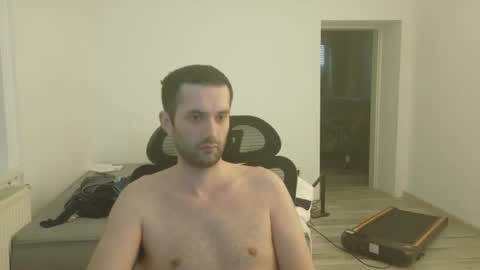 londonboy918070 online show from March 2, 11:29 am