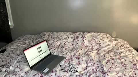 Snapshot of londynsworld chatting on September 19, 4:11 pm LONDYN online show from September 19, 4:11 pm