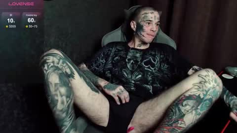 Snapshot of lone1ycrystal chatting on October 20, 8:47 pm Chris online show from October 20, 8:47 pm