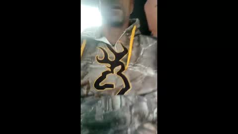 longdonglouie47 online show from April 27, 12:14 pm