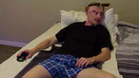 longroyaltyy online show from December 20, 12:17 am