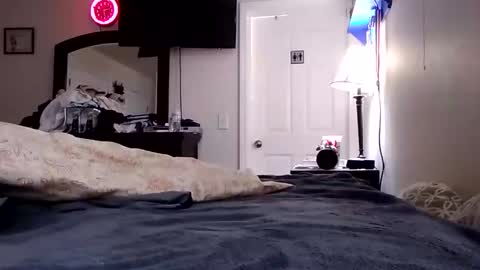 lookatmecum4you online show from December 24, 7:28 am