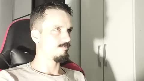 Lucas online show from December 2, 10:46 am