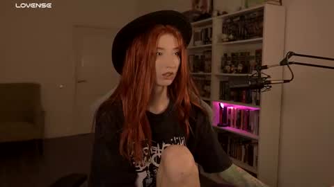 loony_moony online show from July 9, 10:19 am