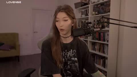 loony_moony online show from June 27, 9:48 am