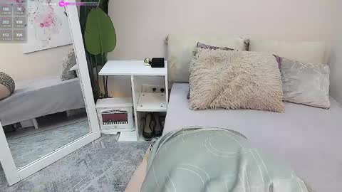 Lora online show from March 31, 8:59 am