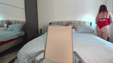 Lora online show from December 4, 1:11 pm