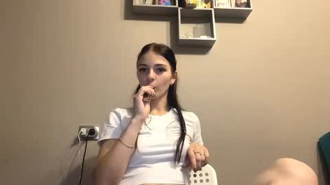 Snapshot of loreeluben chatting on September 18, 1:04 pm Olivia online show from September 18, 1:04 pm