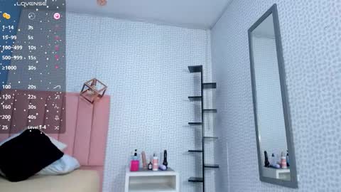 lorenadavies online show from November 4, 1:12 pm