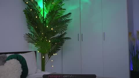 Snapshot of lorettelorenaa chatting on October 9, 5:24 am LoretteLorena online show from October 9, 5:24 am