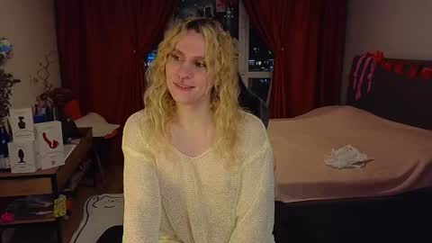 Snapshot of lori_myaf chatting on December 18, 2:38 pm Lori ----------------------------------- online show from December 18, 2:38 pm