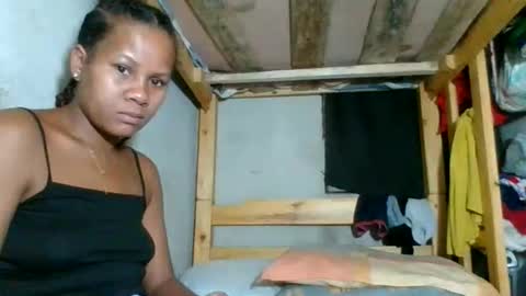 lorienne98 online show from May 22, 8:43 am