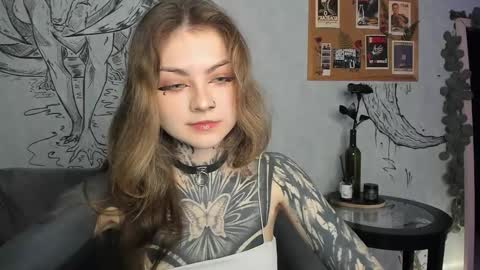 lostallice online show from December 17, 4:19 am