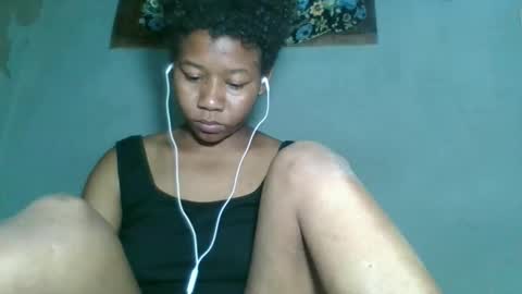 louane98 online show from April 12, 2:10 pm